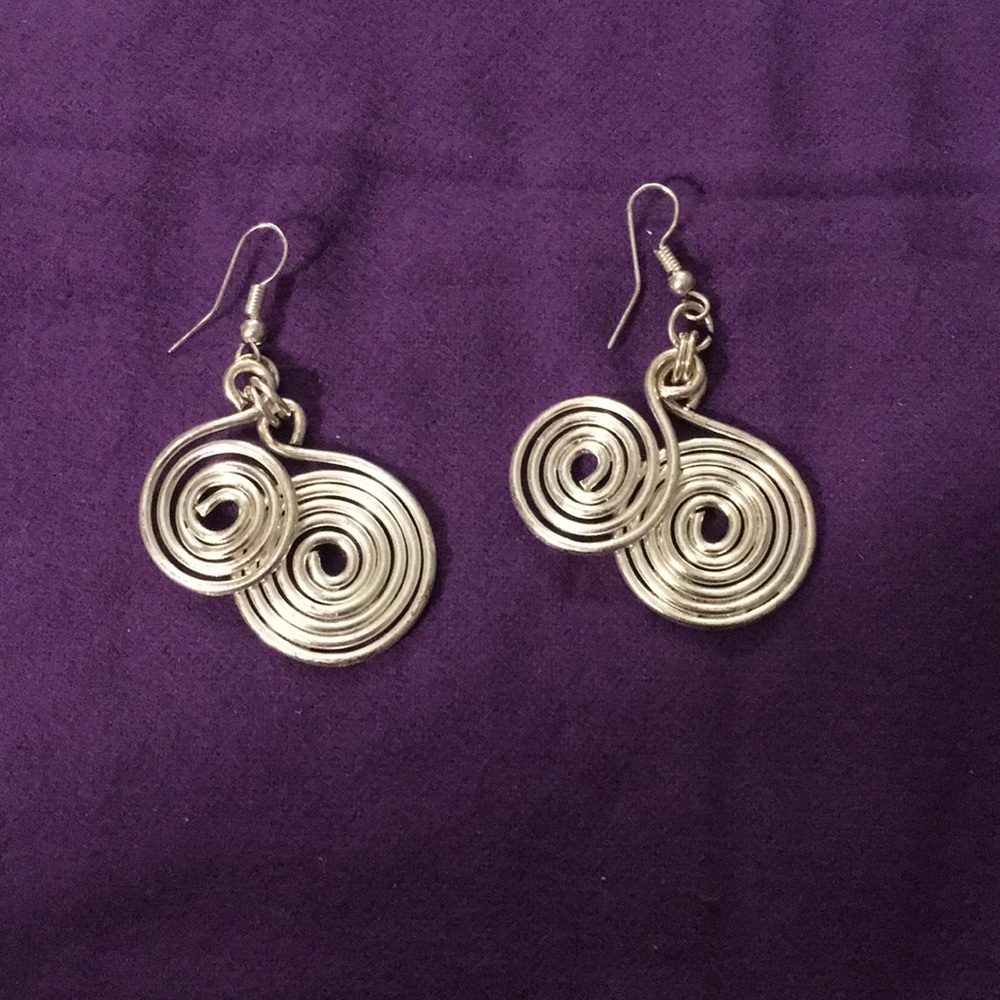 Fun disc earrings.